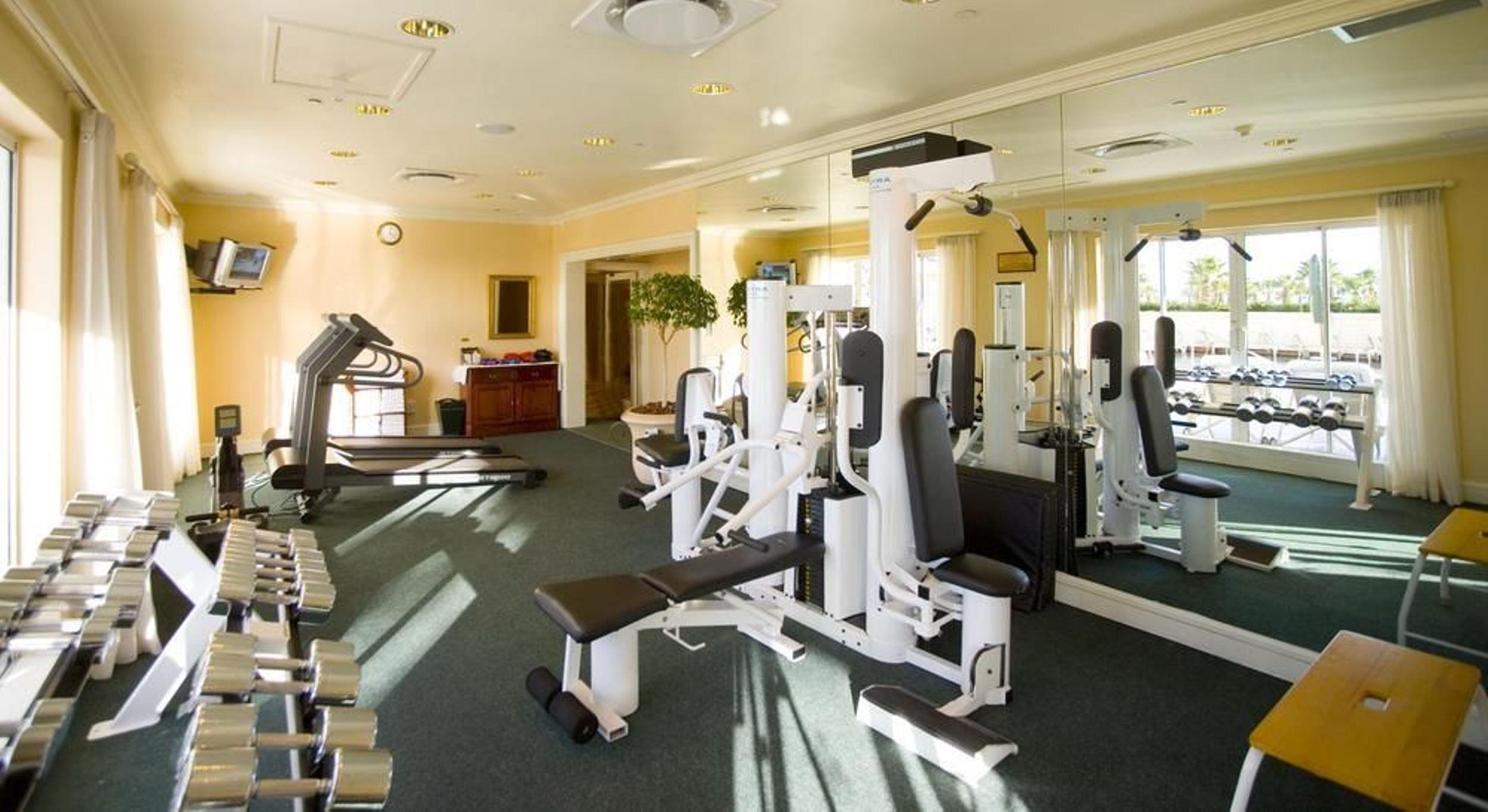 The Table Bay Hotel Ciudad del Cabo Exterior foto A typical gym